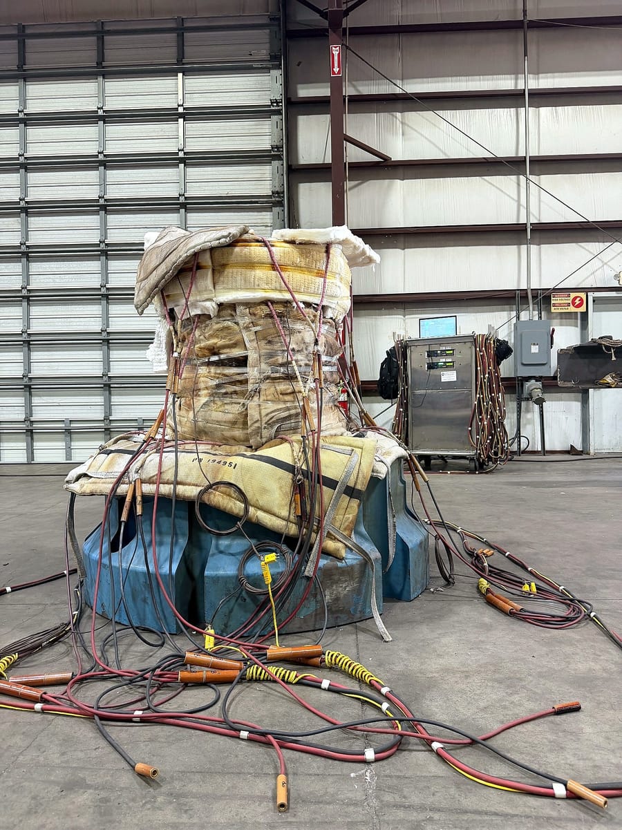 The same assembly instrumented and insulated, ready for the controlled cycle.